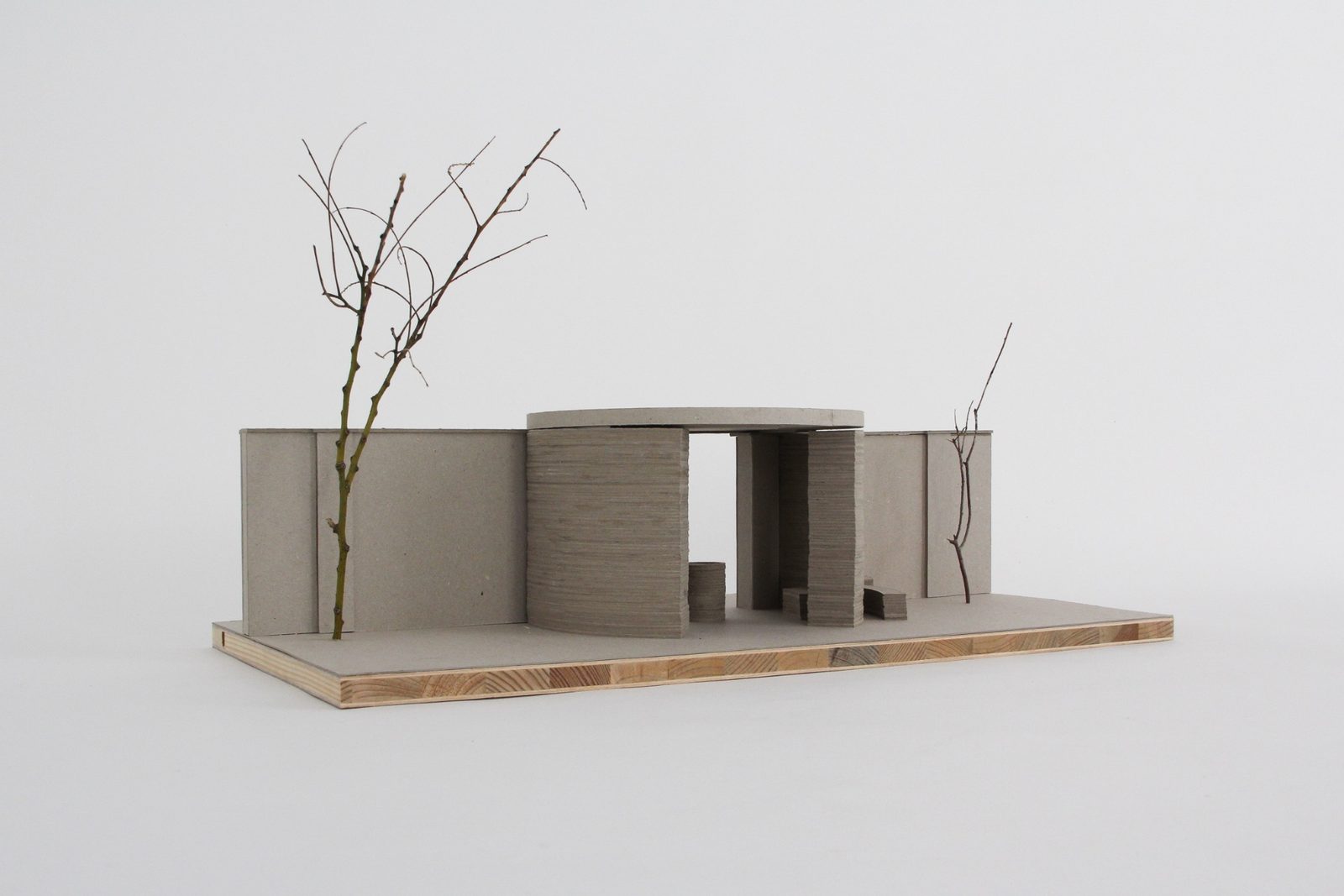Schichten — Alter Nordfriedhof — Architektur von Carl Dobmeier, 2025 — Abbildung 3